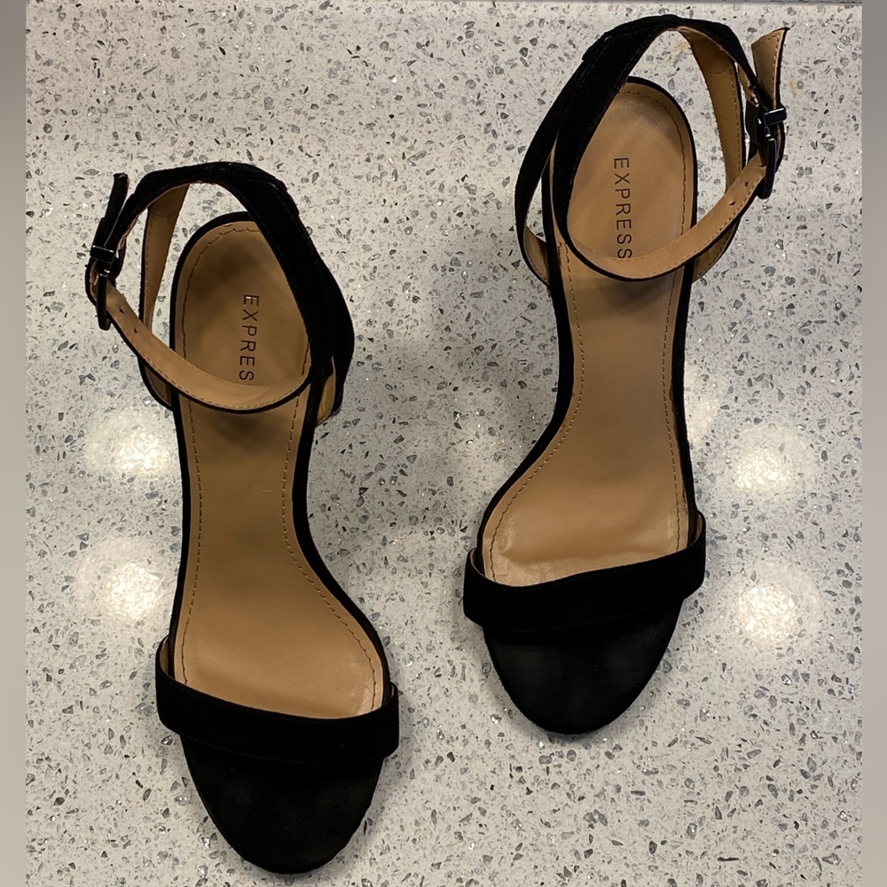Express. Size 8. 🖤 - Picture 2 of 6